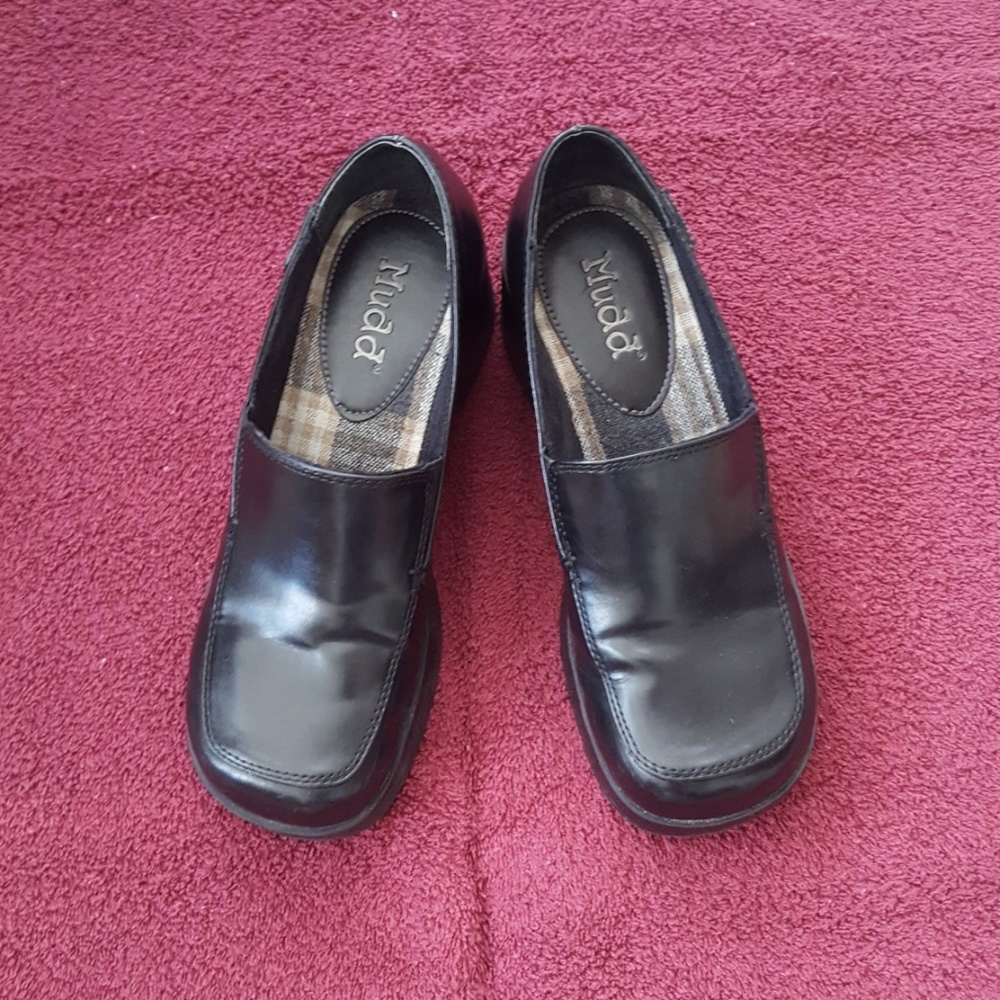 Mudd dress shoes, size 7,  2" heel